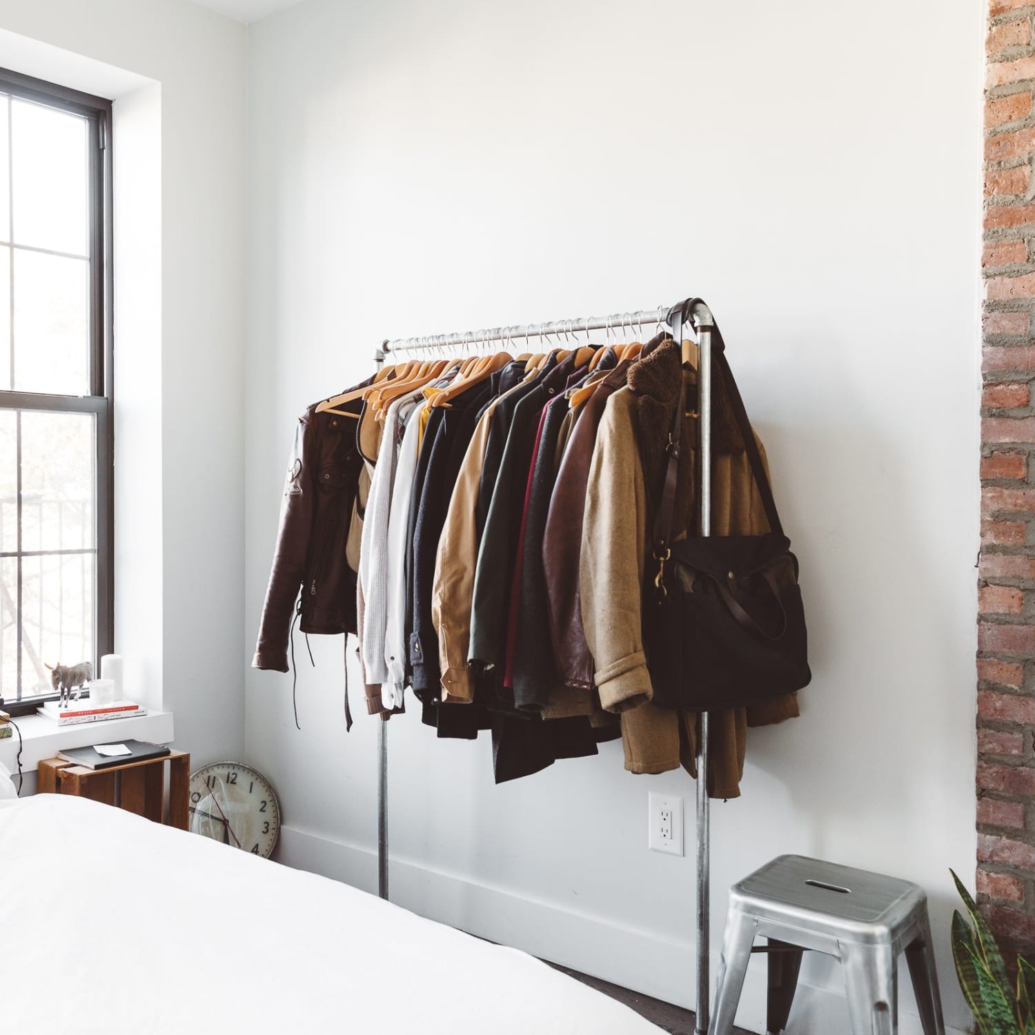 Clothes rack 2025 for small room